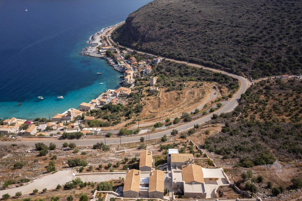Trapela Limeni Luxury Suites מראה חיצוני תמונה