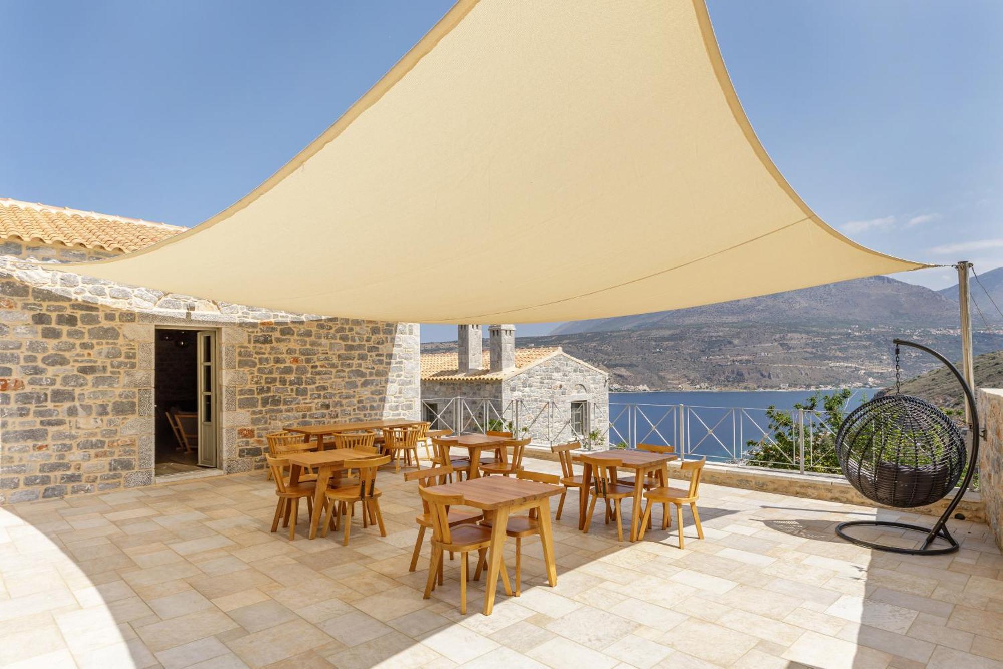 Trapela Limeni Luxury Suites מראה חיצוני תמונה