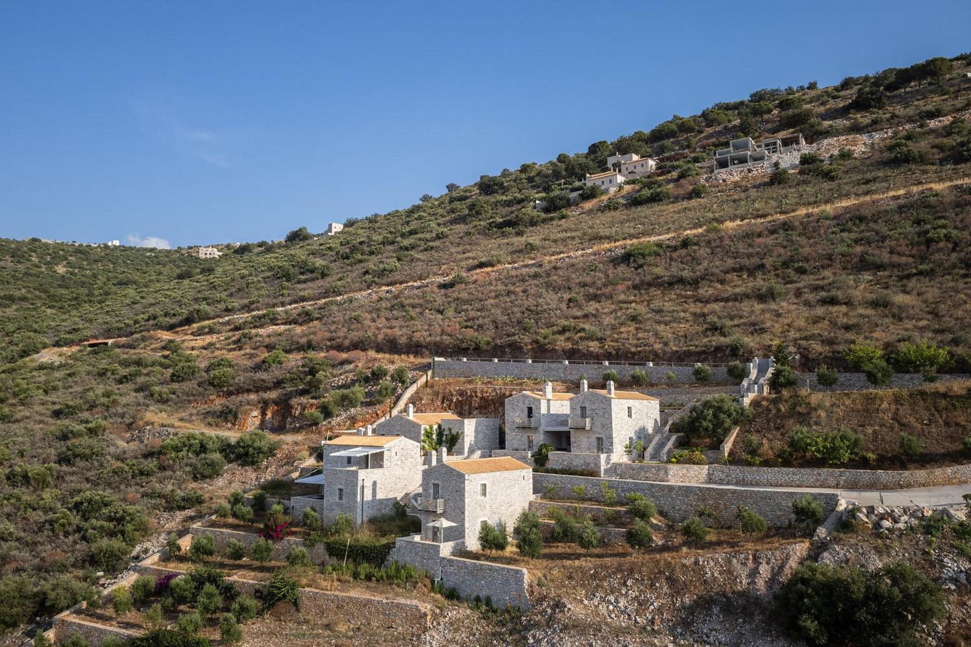 Trapela Limeni Luxury Suites מראה חיצוני תמונה