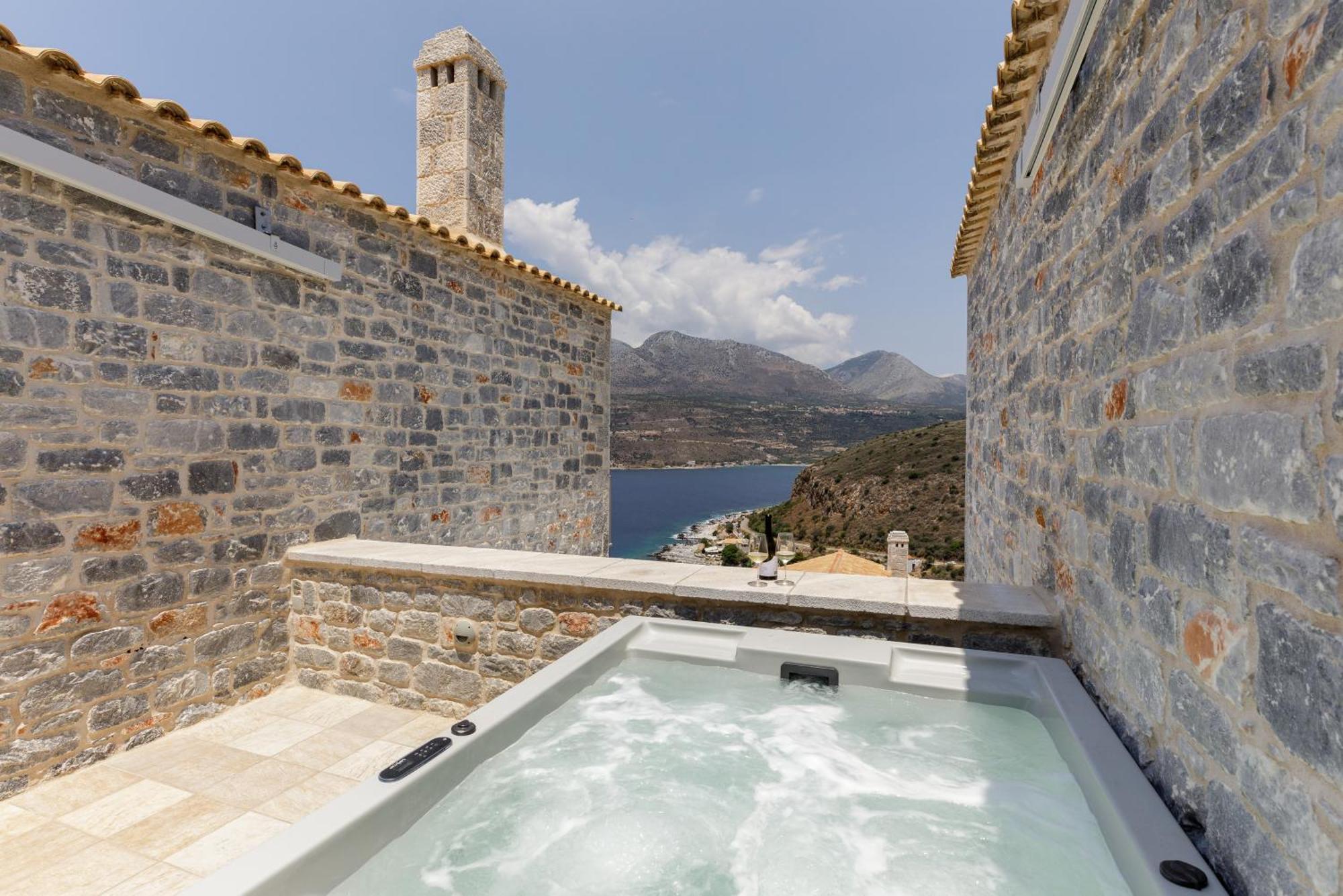 Trapela Limeni Luxury Suites חדר תמונה