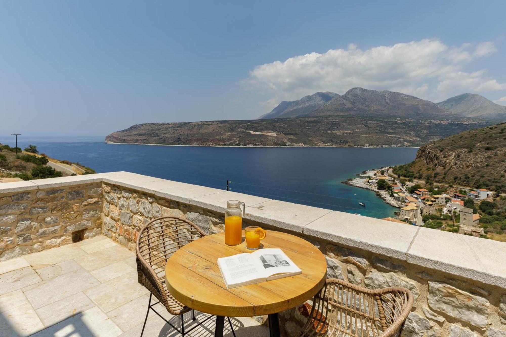 Trapela Limeni Luxury Suites חדר תמונה